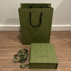 NEW Gucci Shopping Bag & Empty Box with Ribbon and Tissue Paper